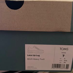 Tom’s Lace Up Lug, size 7